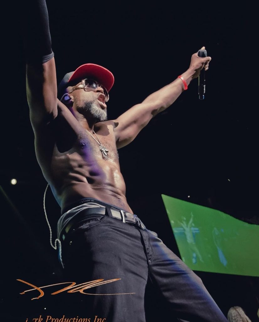 Damion Hall performing live - Courtesy of Damion Hall